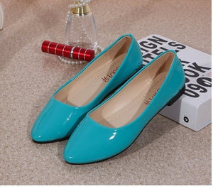 New Womens Cute Casual Solid Shoes Female Comfort Slip On Round Toe PU Leather Flat Shoes Red White Blue Black Summer Beach Shoe